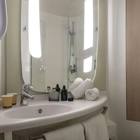 Ibis Golfe De Saint-tropez 3*