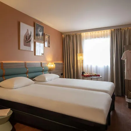 Hotel Ibis Golfe De Saint-tropez 3*