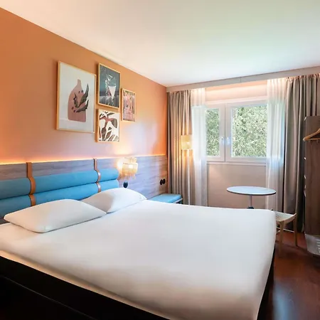 Ibis Golfe De Saint-tropez 코골렝