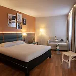 Ibis Golfe De Saint-tropez 3* Cogolin