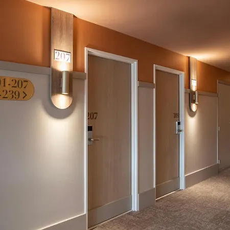 Otel Ibis Golfe De Saint-tropez Cogolin