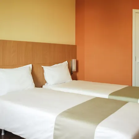 Otel Ibis Golfe De Saint-tropez 3*