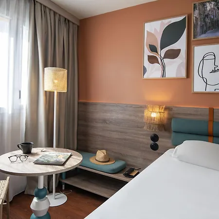 Ibis Golfe De Saint-tropez Otel Cogolin