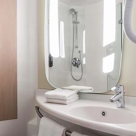 Hotel Ibis Golfe De Saint-tropez Cogolin