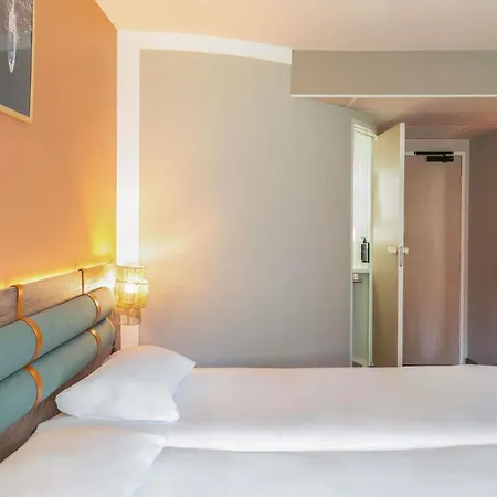 Ibis Golfe De Saint-tropez 3* קוגולין