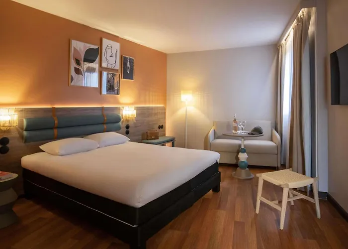 Ibis Golfe De Saint-tropez מלון