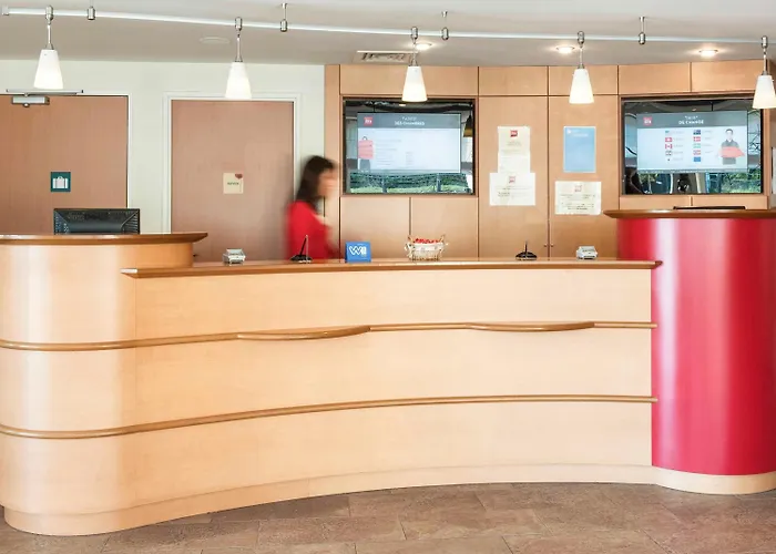 מלון Ibis Golfe De Saint-tropez 3*