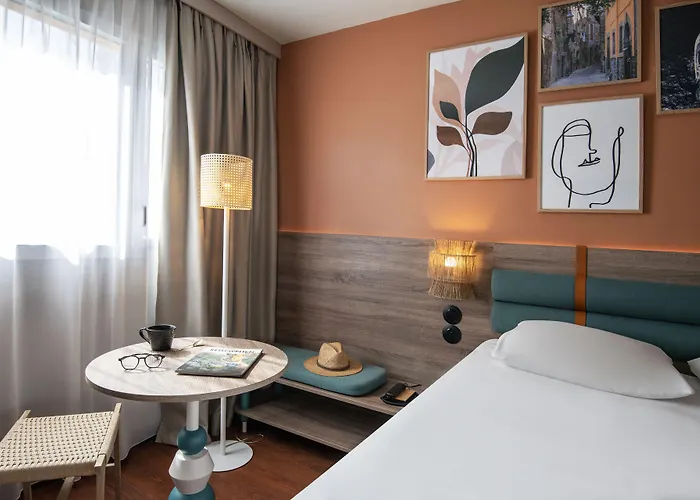 Ibis Golfe De Saint-tropez מלון קוגולין