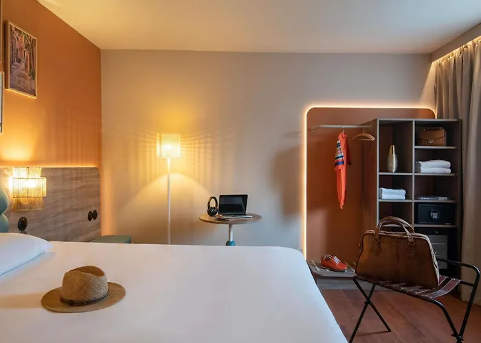 Ibis Golfe De Saint-tropez מלון קוגולין
